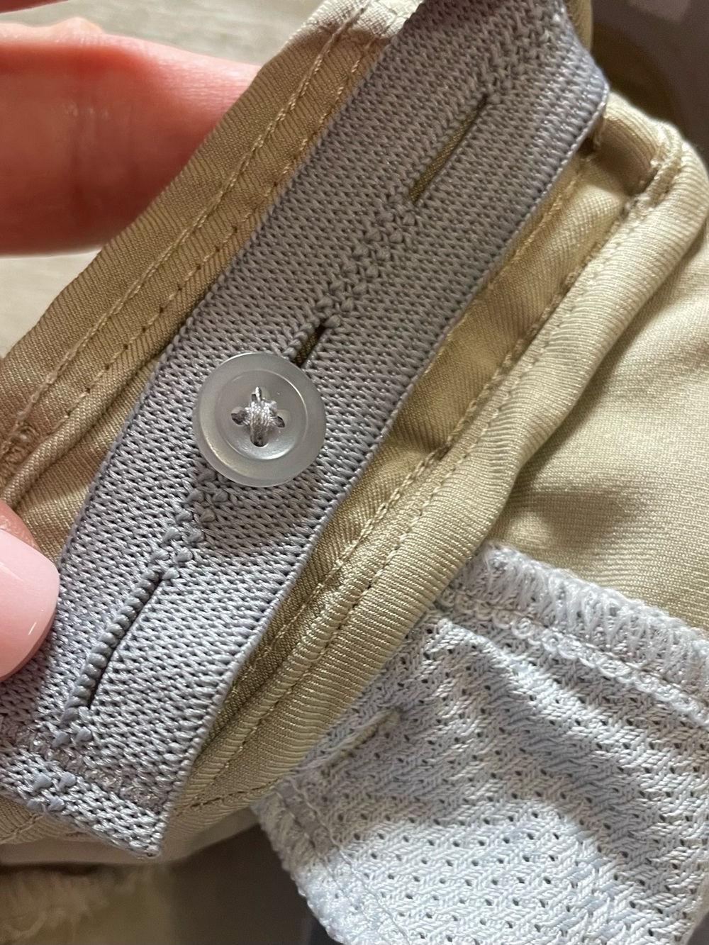 Under Armour Youth Boys’ Golf Shorts YL Khaki - Picture 7 of 8
